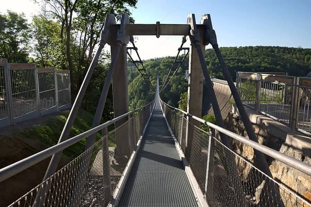 longest-pedestrian-suspension-bridge-2363631_1280